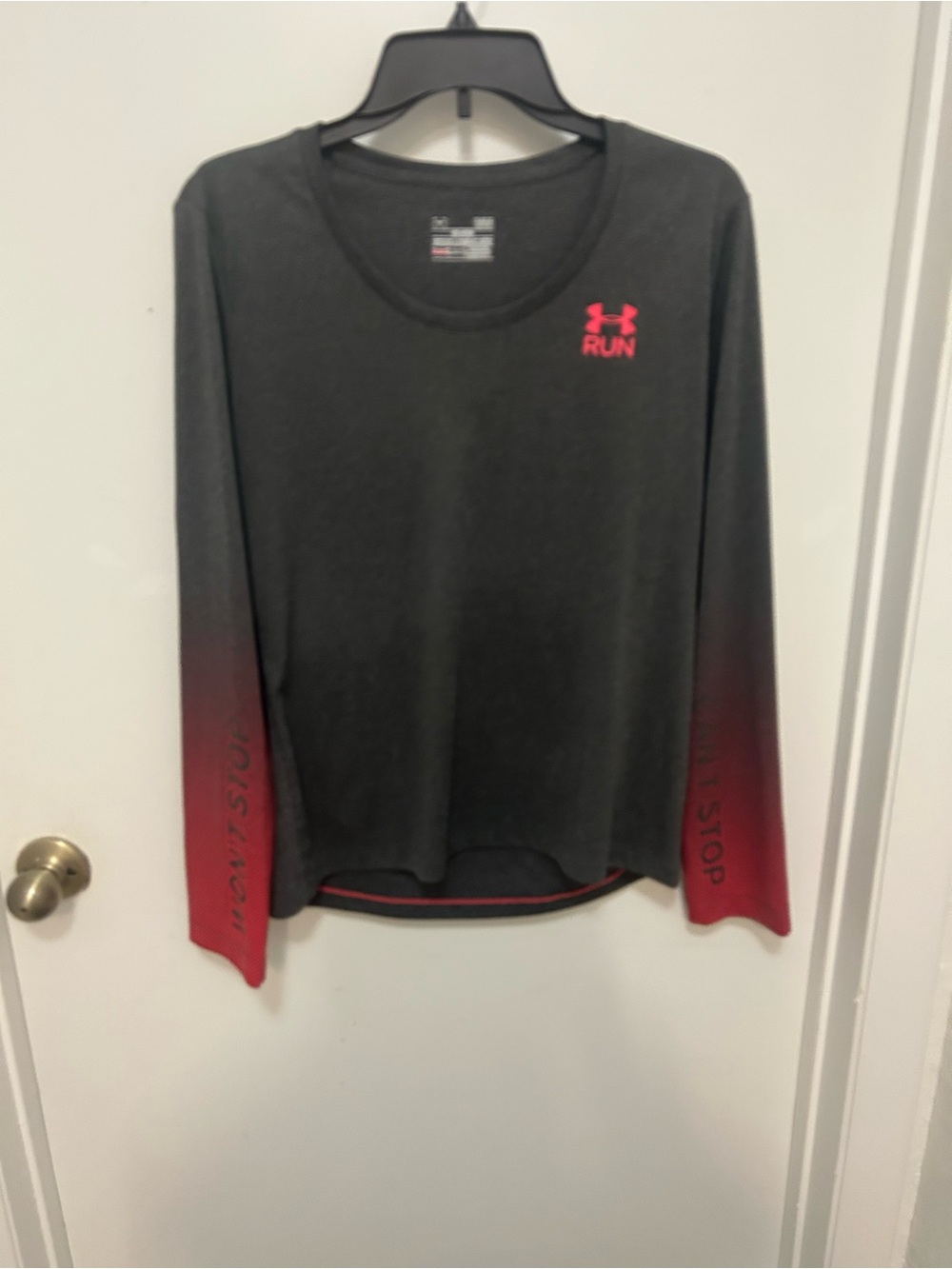 Under Armour dark gray Long-Sleeve Run Tee with pink Sleeve Gradient
